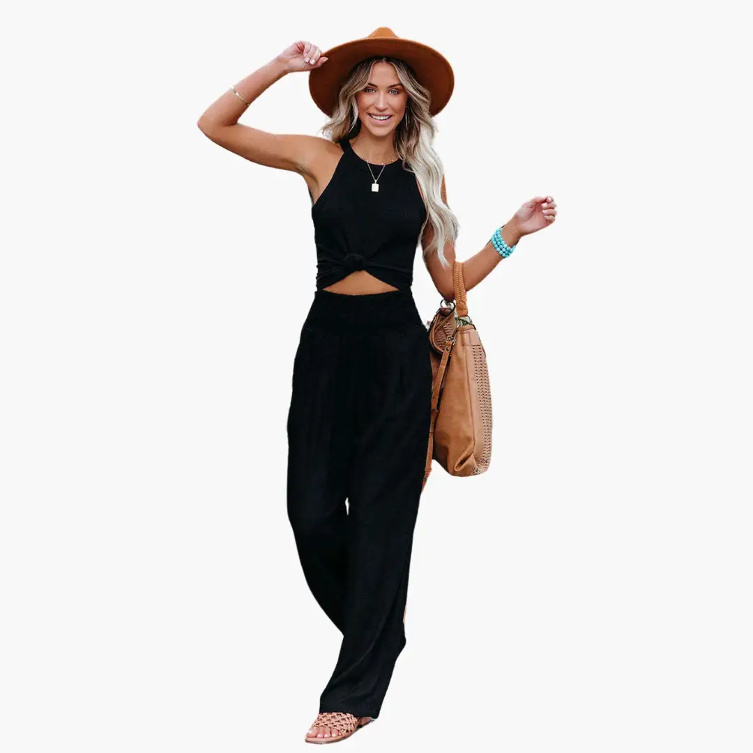 Palazzo trousers for women in black; wide-leg, lightweight summer pants.