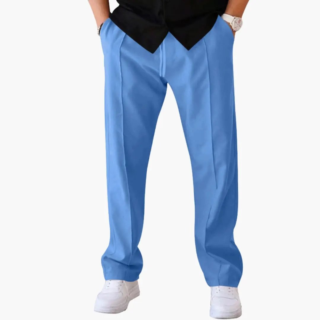 Men's straight-leg trousers in blue with side pockets.