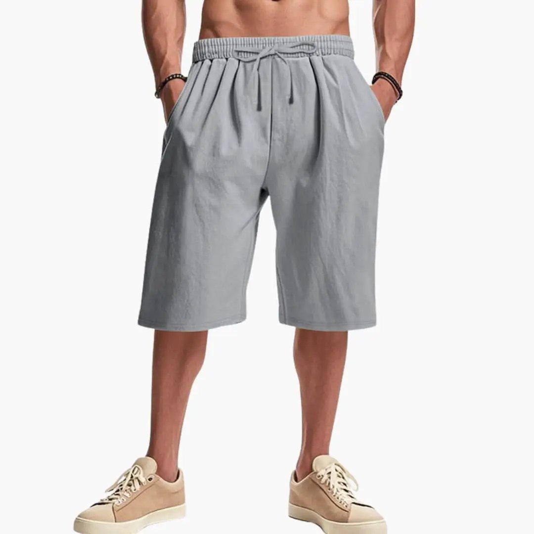 Men’s cargo shorts with elastic waist and pockets in light gray