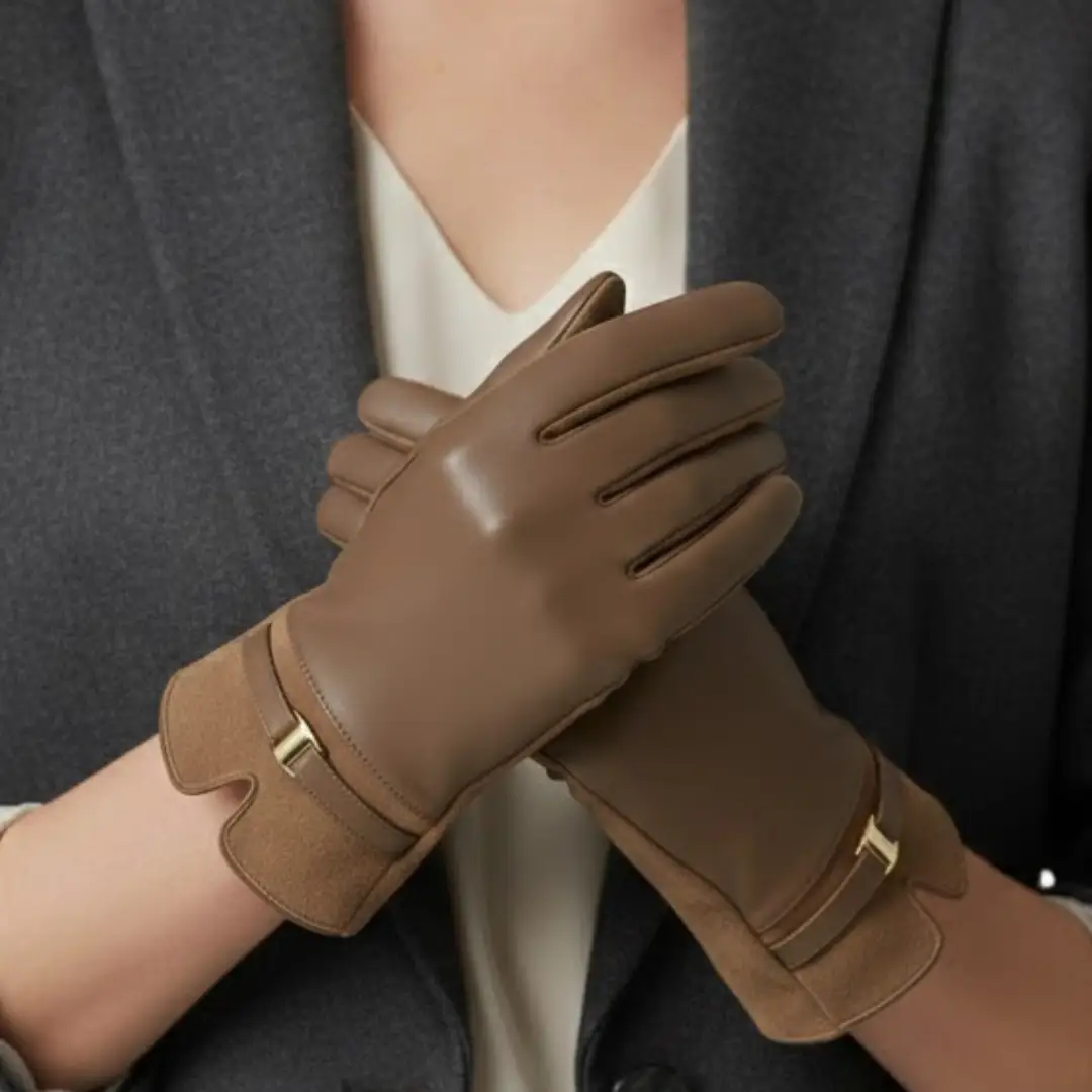 Women’s full-finger gloves in tan leather with a decorative strap