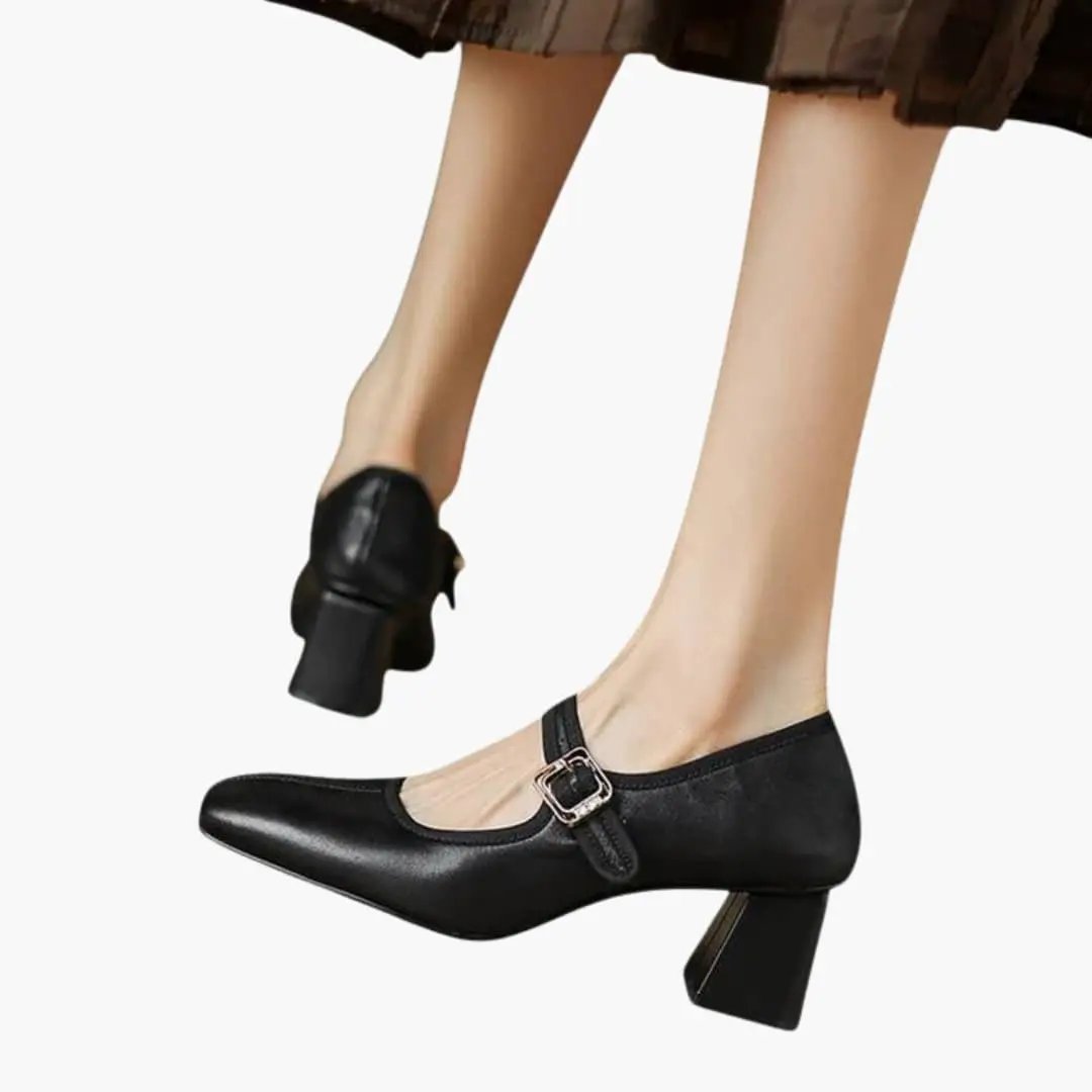 Women's orthopedic Mary Jane shoes with strap in black leather, low block heel
