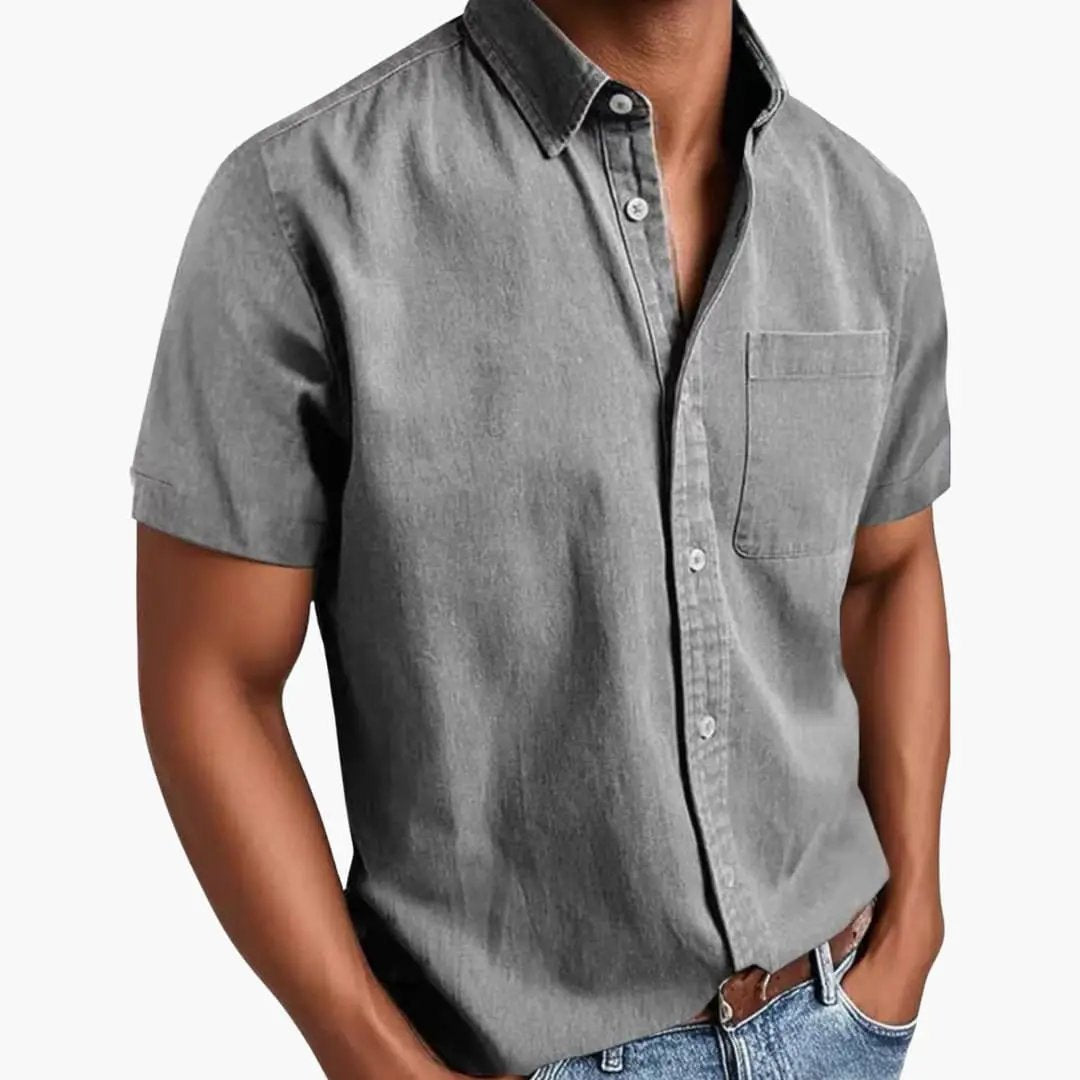 Men's short sleeve gray shirt with chest pocket, tailored fit for spring and summer