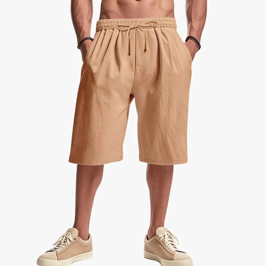Men’s cargo shorts with elastic waist and pockets in tan