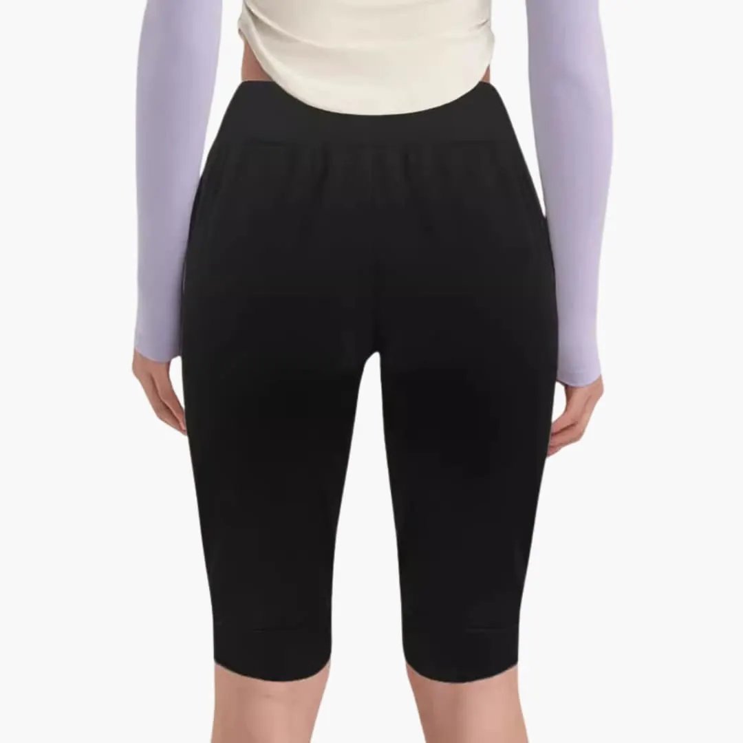 Women's capri jogger pants in black with elastic waistband and side pockets