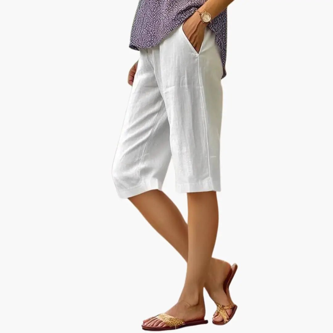 Women’s white drawstring waist shorts with pockets, relaxed fit summer shorts