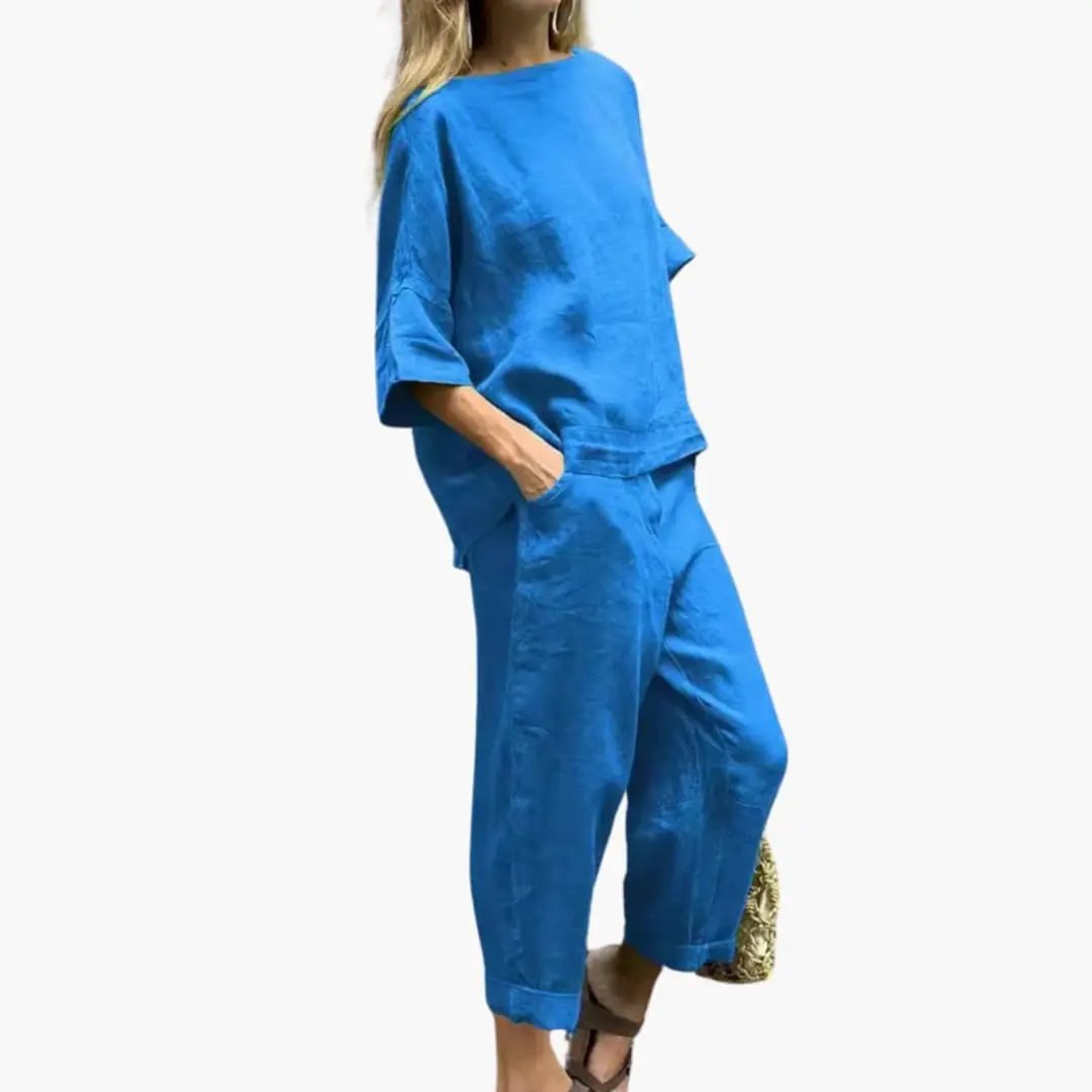 Two-piece women's outfit in royal blue: loose-fit cropped top and cropped wide-leg pants