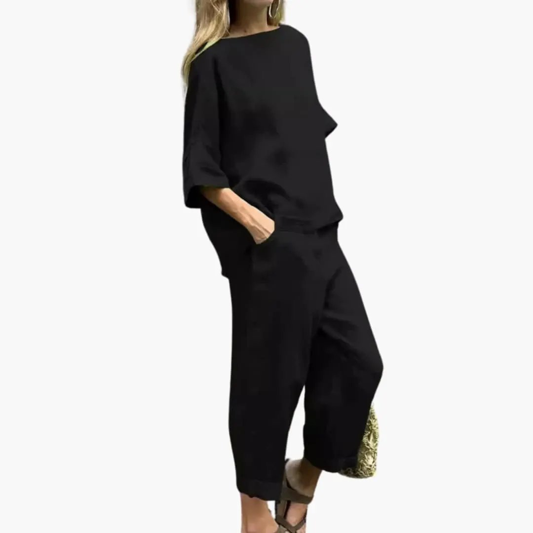 Women’s Summer Crop Top and Cropped Pants Set, black two-piece outfit with a relaxed-fit top and cropped pants