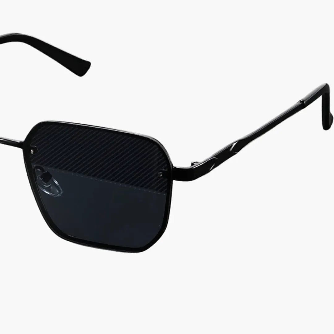 Women's Sunglasses Wilfred Smith with black geometric frame and UV400 lenses